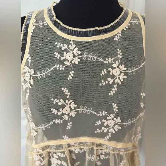 NWOT |  | POL | Floral Lace Sheer Top Ruffle Sleeveless Sheer - Size M - Picture 4 of 5